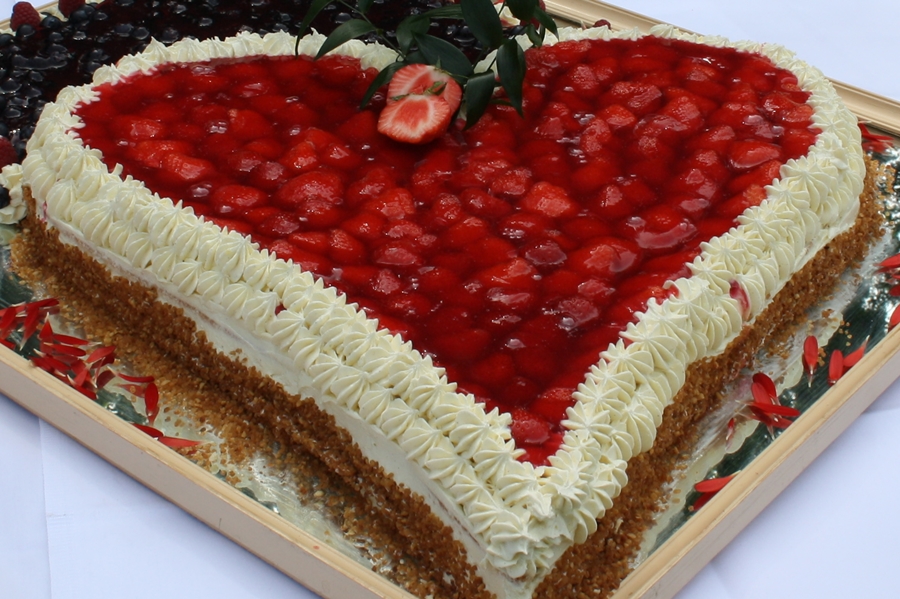 Muttertagsbrunch im Hotel Döllnsee-Schorfheide - Familienhotel, Wellness-Hotel und Tagungshotel in Brandenburg bei Berlin Muttertagsbrunch im Hotel Döllnsee-Schorfheide - Familienhotel, Wellness-Hotel und Tagungshotel in Brandenburg bei Berlin