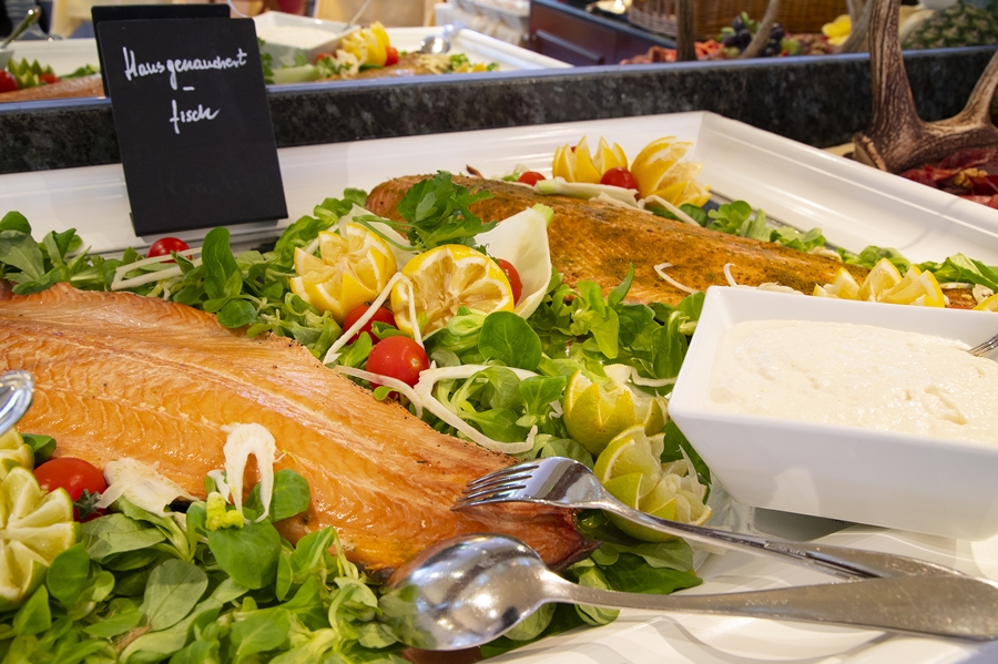 Osterbrunch im Hotel Döllnsee-Schorfheide - Familienhotel, Wellness-Hotel und Tagungshotel in Brandenburg bei Berlin Osterbrunch im Hotel Döllnsee-Schorfheide - Familienhotel, Wellness-Hotel und Tagungshotel in Brandenburg bei Berlin