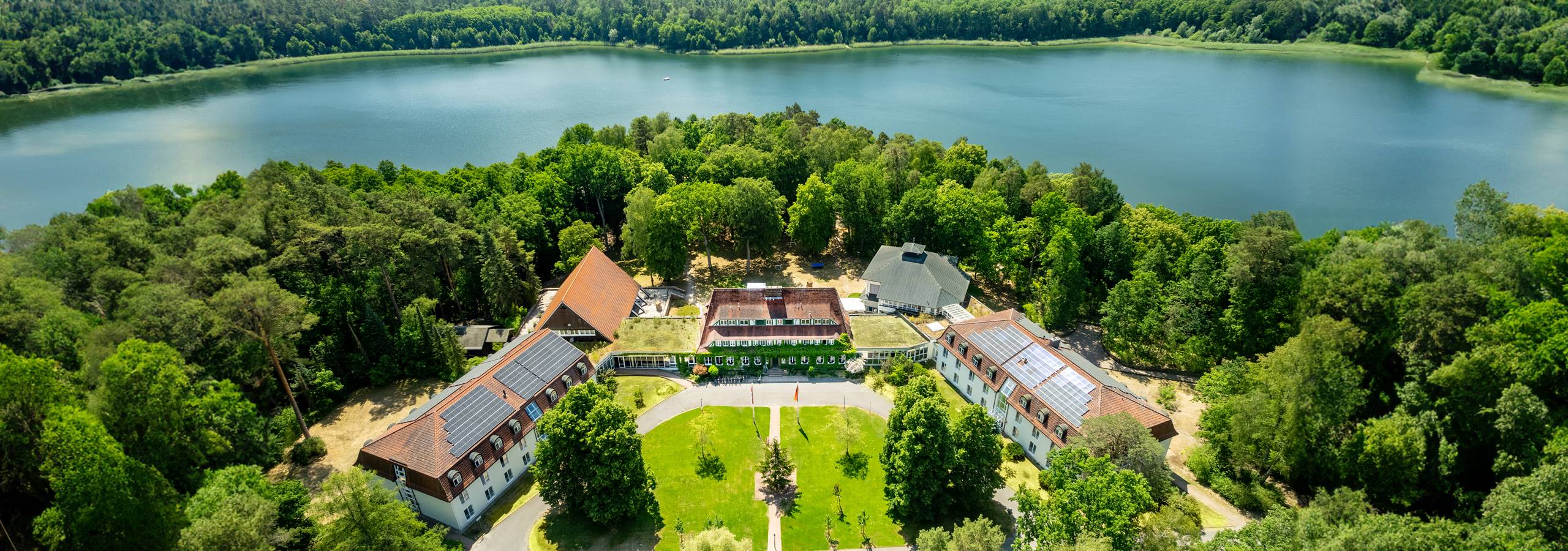 Hotel Döllnsee-Schorfheide - Familienhotel und Tagungshotel in Brandenburg bei Berlin Hotel Döllnsee-Schorfheide - Familienhotel und Tagungshotel in Brandenburg bei Berlin