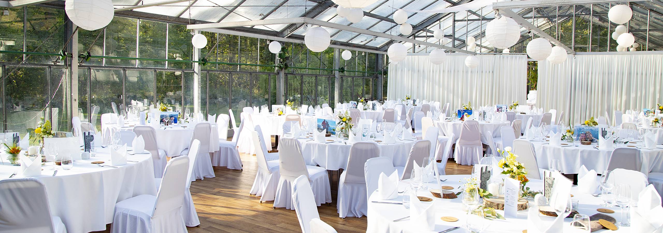 Heiraten im Hotel Döllnsee-Schorfheide - Familienhotel und Tagungshotel in Brandenburg bei Berlin Heiraten im Hotel Döllnsee-Schorfheide - Familienhotel und Tagungshotel in Brandenburg bei Berlin