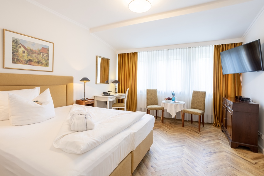 Economy-Junior-Suiten im Hotel Döllnsee-Schorfheide - Familienhotel und Tagungshotel in Brandenburg bei Berlin Hotel Döllnsee-Schorfheide - Familienhotel und Tagungshotel in Brandenburg bei Berlin