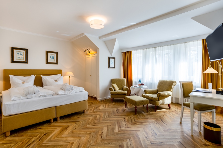 Junior-Suiten im Hotel Döllnsee-Schorfheide - Familienhotel und Tagungshotel in Brandenburg bei Berlin Hotel Döllnsee-Schorfheide - Familienhotel und Tagungshotel in Brandenburg bei Berlin