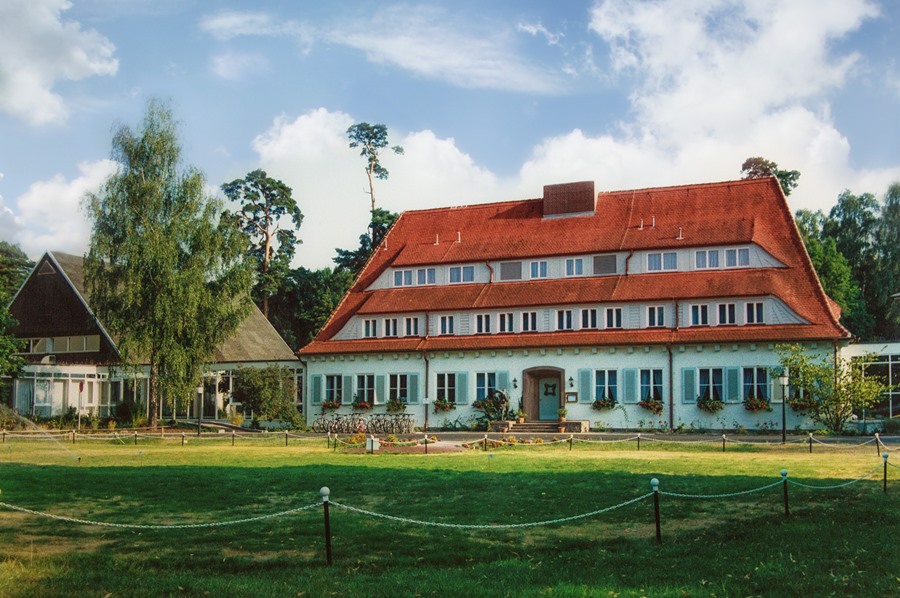 Hotel Döllnsee-Schorfheide - Familienhotel und Tagungshotel in Brandenburg bei Berlin Hotel Döllnsee-Schorfheide - Familienhotel und Tagungshotel in Brandenburg bei Berlin
